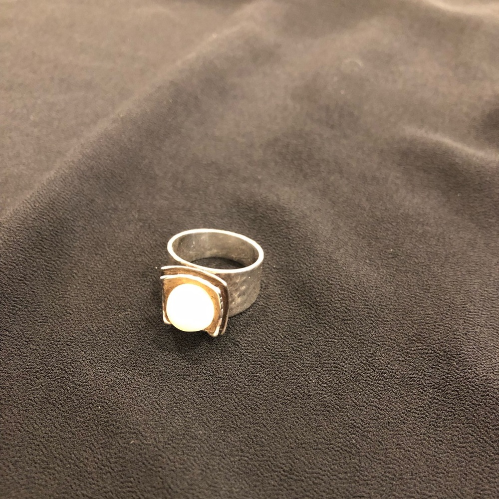 Silpada Classic Pearl ring